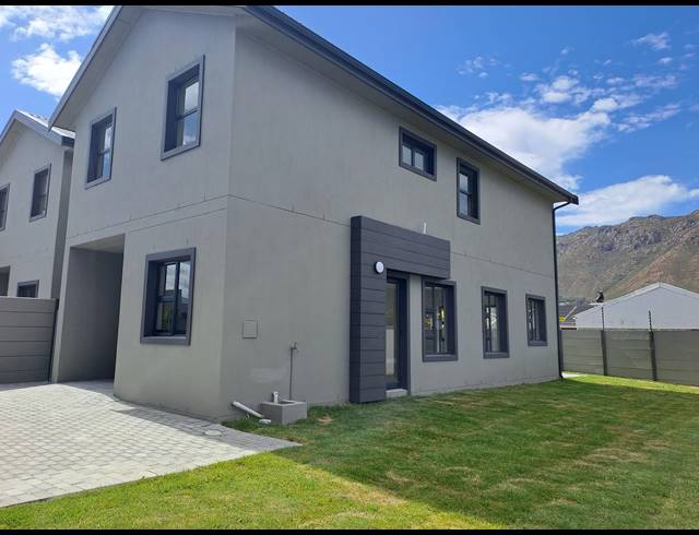 3 BEDROOM DUPLEX FOR SALE IN SEA BREEZE
